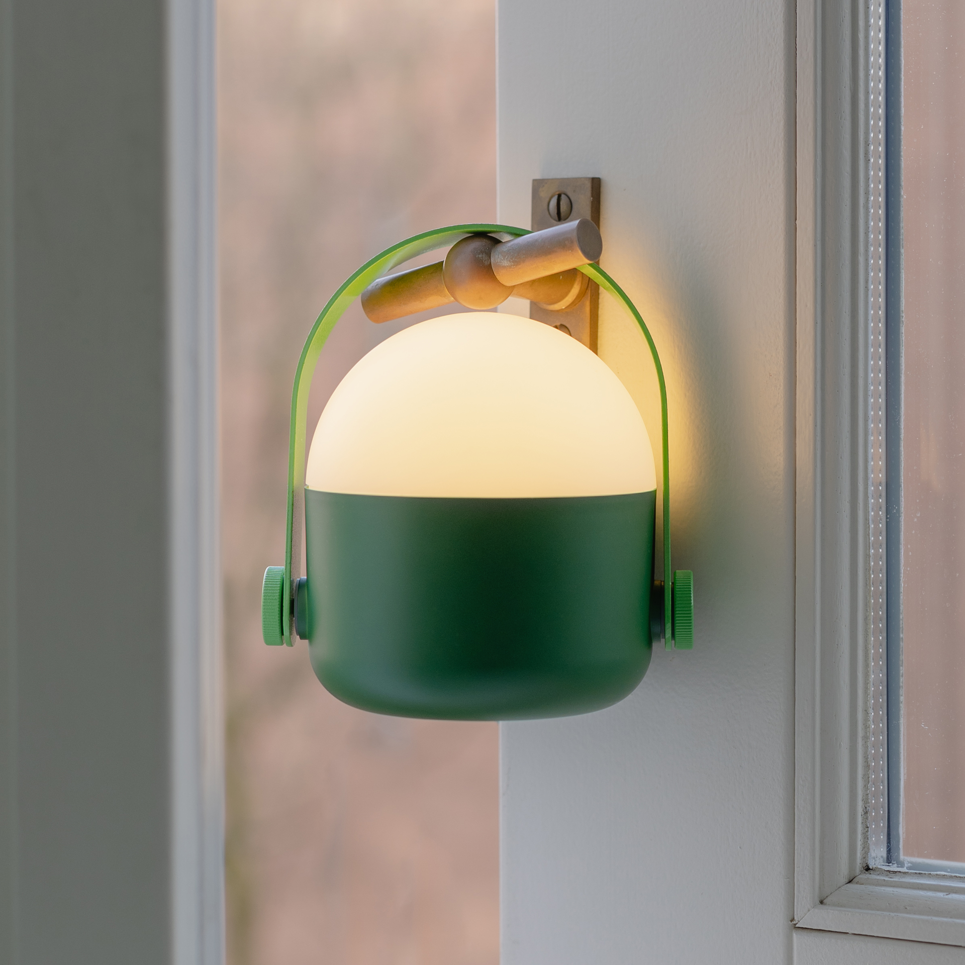 Light Ole Green